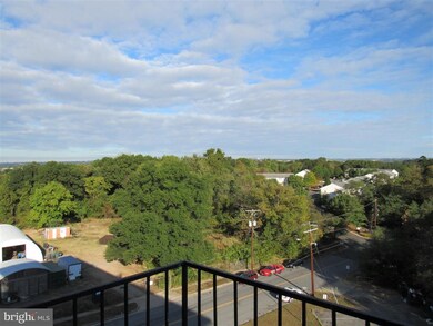 6011 Emerson St unit 704, Bladensburg, MD 20710 - photo 3