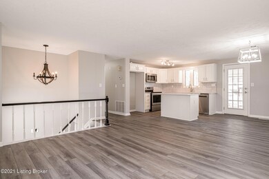 8214 Sealston Dr, Louisville, KY 40228 - photo 3