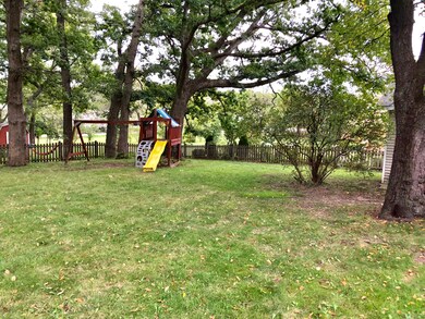 2311 S Bonnie Brook Ln, Waukegan, IL 60087 - photo 7