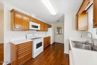 939 Clairmont Place, MacOn, GA 31204 - photo 6