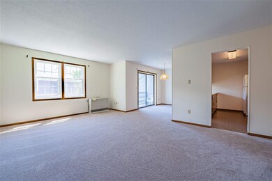 146 N Twin Oaks Terrace, South Burlington, VT 05403 - photo 4