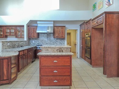 10201 Stoneway Dr, El Paso, TX 79925 - photo 5