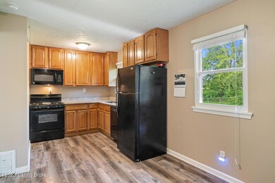 7914 Grenelle Dr, Louisville, KY 40228 - photo 7