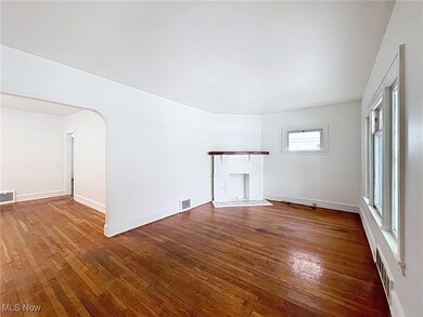 2683 Hampshire Rd unit 1, Cleveland, OH 44106 - photo 5
