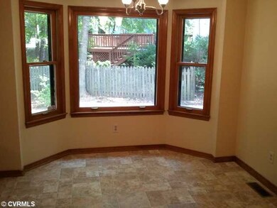 Dining Room - Great dining area off kitchen with b
