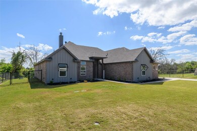 232 Scenic Wood Dr, Azle, TX 76020 - photo 3