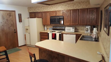 117 E Steam Engine unit 10A, Brian Head, UT 84719 - photo 2