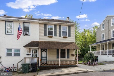 146 Hall St, Spring City, PA 19475 - photo 3