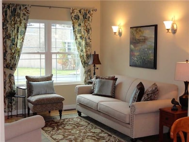 83 Lufkin Ct, Warwick, RI 02888 - photo 3