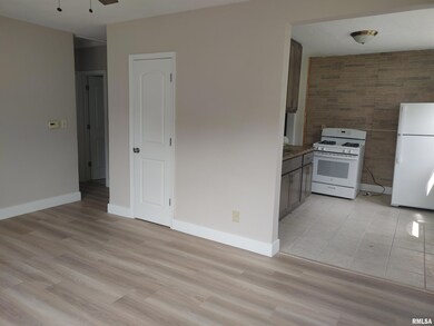 1417 College Ave, Davenport, IA 52803 - photo 2