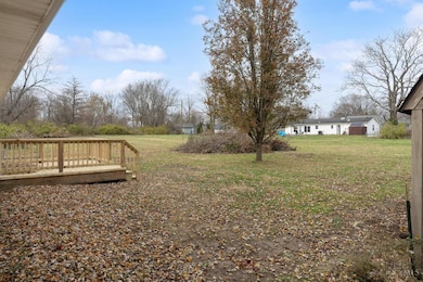 143 Grant St, Harveysburg, OH 45032 - photo 4