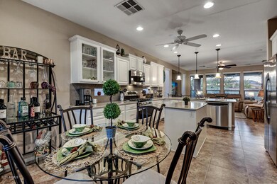 Eat-in Kitchen