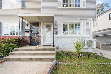 12038 Inwood St, Jamaica, NY 11436 - photo 3