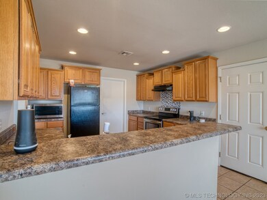 26137 E 89th Place S, Broken Arrow, OK 74014 - photo 7