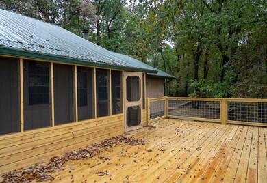 Deck & Screened Porch