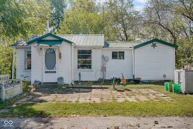 16030 S Ferguson Rd, Columbus, IN 47201 - photo 2