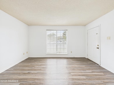 CAM04246G0-PR0182-STILL005