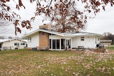 7618 Alan Pkwy, Middleburg Heights, OH 44130 - photo 3