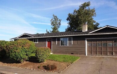 2890 Anita Cir, Medford, OR 97504 - photo 2