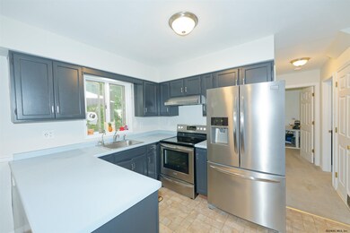 7 van Evera Dr, Altamont, NY 12009 - photo 3