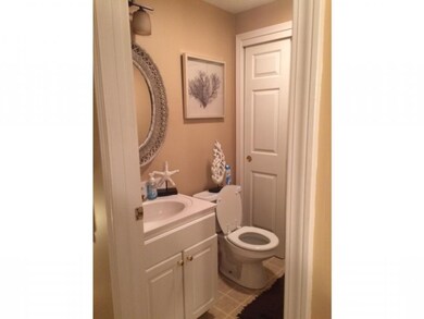 318 Winding Pond Rd unit 318, Londonderry, NH 03053 - photo 3