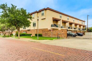 2111 Main St unit 5, Lubbock, TX 79401 - photo 5