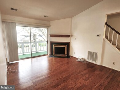 18202 Chalet Dr unit 3, Germantown, MD 20874 - photo 3
