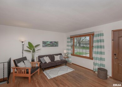 2214 W 34th St, Davenport, IA 52806 - photo 3