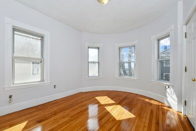 8 Lund St, Worcester, MA 01607 - photo 2