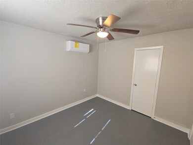 3335 Tuam St unit 2, Houston, TX 77004 - photo 5
