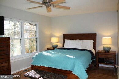 2046 Headlands Cir, Reston, VA 20191 - photo 7