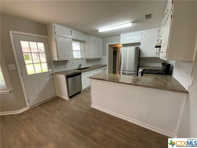 501 Elizabeth St, Troy, TX 76579 - photo 5