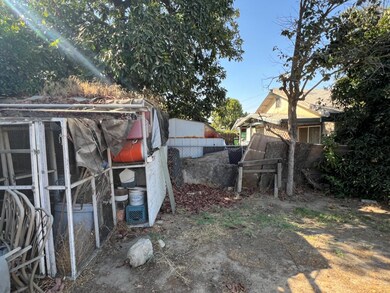 2004 Wilson St, Selma, CA 93662 - photo 3