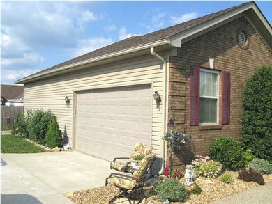 387 Helmwood Cir, Mount Washington, KY 40047 - photo 3