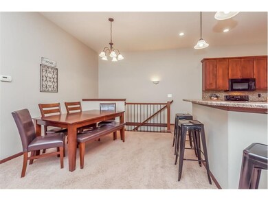 3230 Blackberry Cir SW, Cedar Rapids, IA 52404 - photo 7