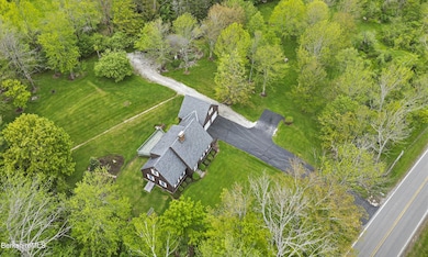 910 Aerial View 2