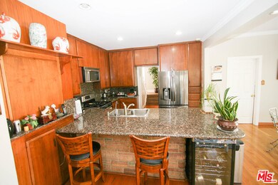 2208 Wellington Rd, Los Angeles, CA 90016 - photo 6