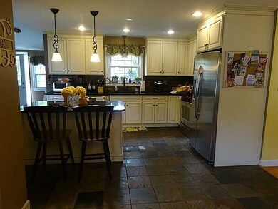 89 Catalpa Ave, Riverside, RI 02915 - photo 5