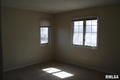 2530 E 50th St, Davenport, IA 52807 - photo 7