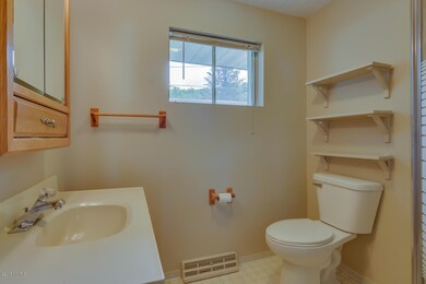 68924 Twilight St Edwardsburg-large-029-