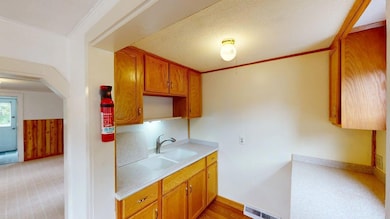 6-web-or-mls-46-Crest-Ave-07092025_16245