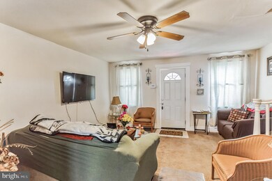 7151 Clover Ln, Upper Darby, PA 19082 - photo 3