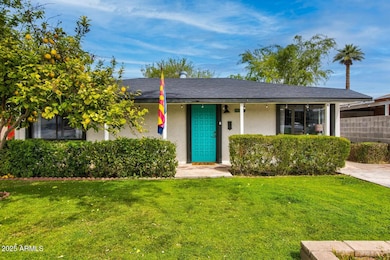 1326 E Almeria Rd, Phoenix, AZ 85006 - photo 2