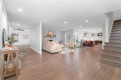 10341 Mohawk Ln, Leawood, KS 66206 - photo 5