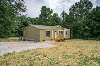 1090 Apal River Woods Dr, Madison, GA 30650 - photo 2