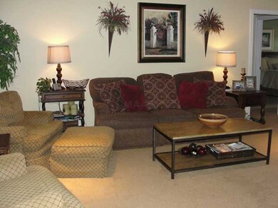 9ft ceilings and neutral colors perfect for any de