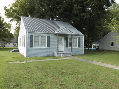 610 Johnson St, Manchester, TN 37355 - photo 2