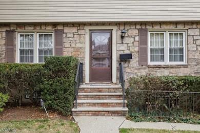 52 Surrey Ln, Tenafly, NJ 07670 - photo 3