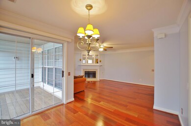 8242 Catbird Cir unit 8242D-, Lorton, VA 22079 - photo 4