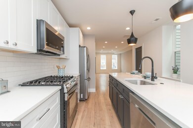 2039 Morris St, Philadelphia, PA 19145 - photo 7